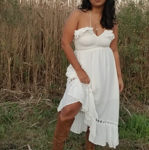 DOVES AND ROSES WHITE RUFFLE SMOCKED MIDI DRESS - Picture 2 of 16